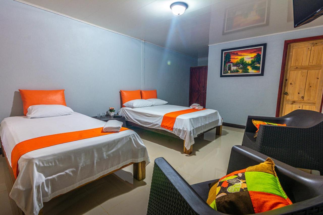 Rio Celeste Springs Blue Lodge Bijagua Bagian luar foto